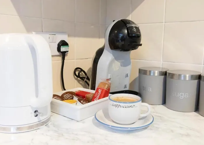 Elegant 3br Sleeps 7 Crew Friendly