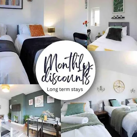 Bright 3 Bedroom Close To Centre Parking *